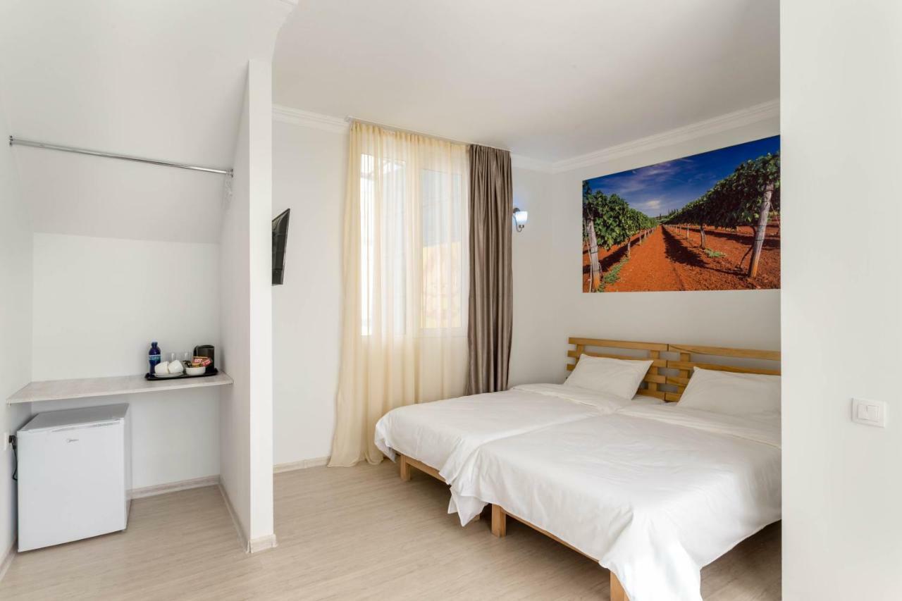 Hotel Tato Tbiliszi Kültér fotó